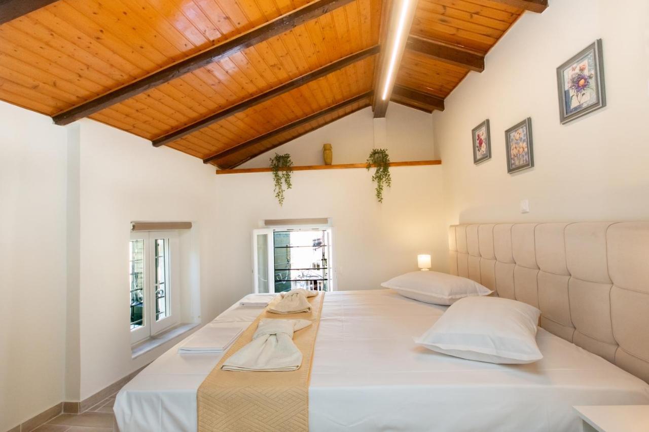 Odisseus Old Town Apartment Corfu  Buitenkant foto