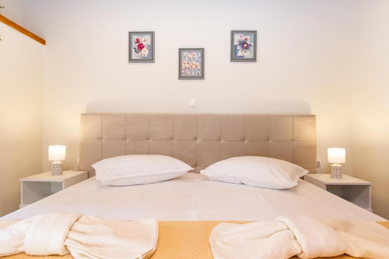 Odisseus Old Town Apartment Corfu  Buitenkant foto